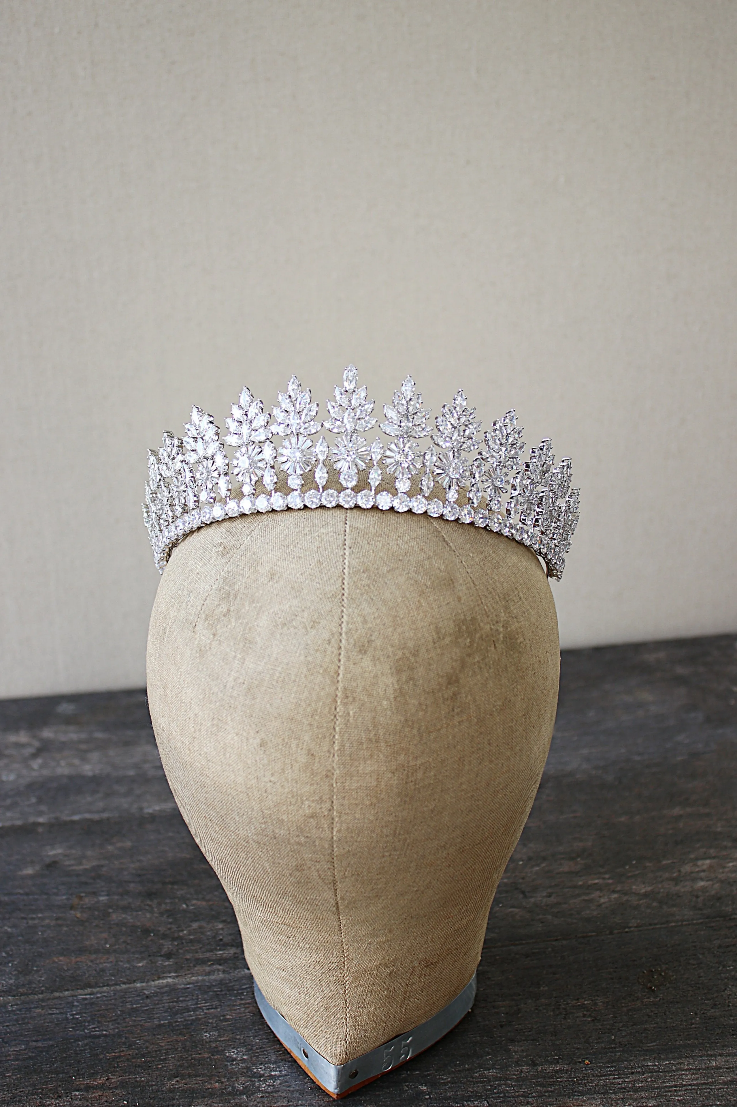DUCHESS Tiara